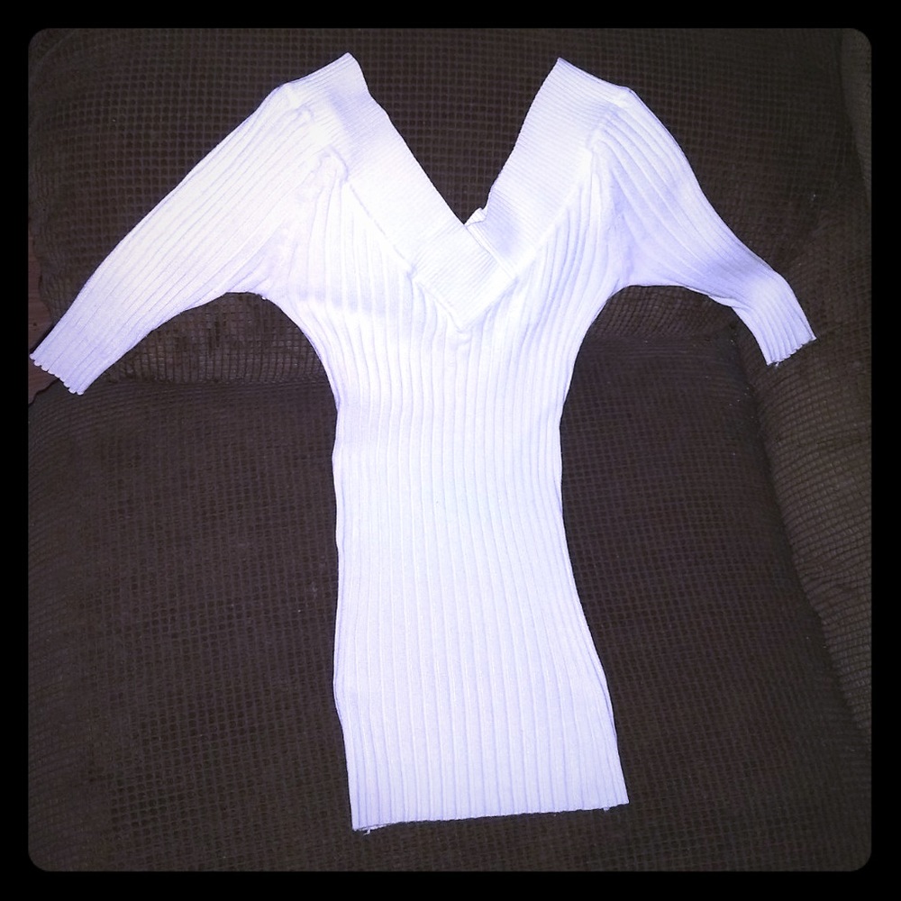 White 3/4 sleeve sweater